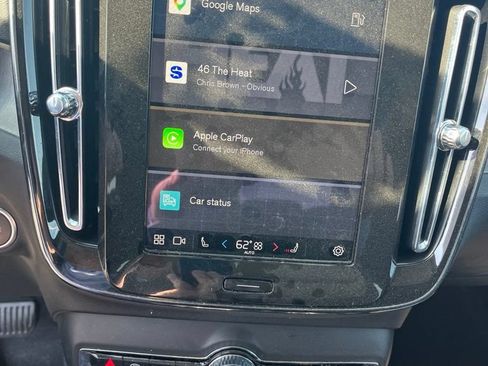 Certified 2025 Volvo XC40 B5 Plus AWD/4WD image 14