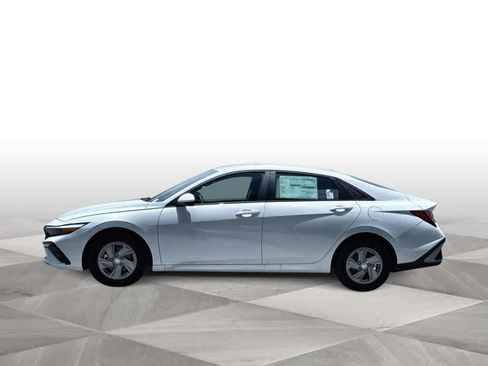 New 2026 Hyundai Elantra SE w/ Cargo Package FWD image 5