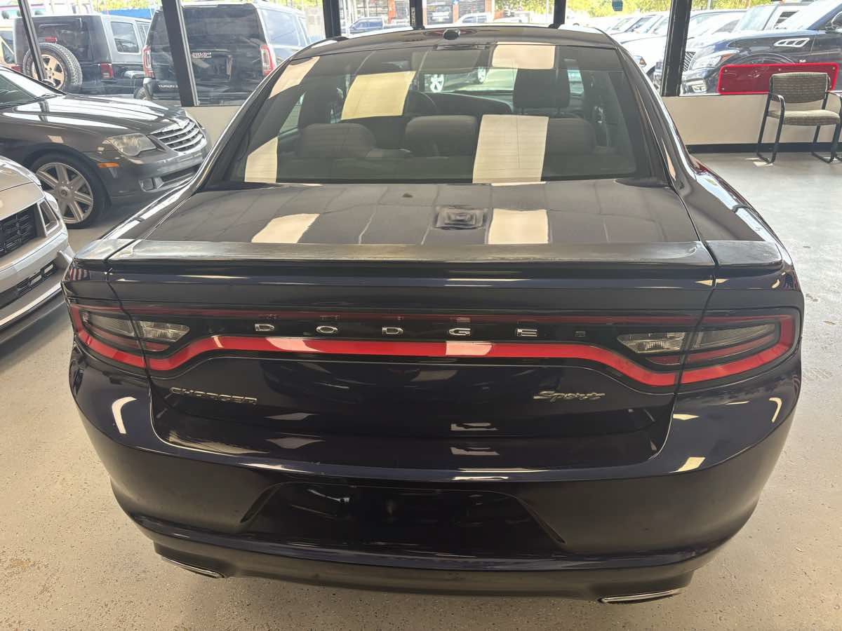 Used 2015 Dodge Charger SE w/ Sport Appearance Group RWD image 12