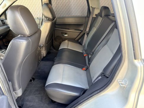 Used 2009 Jeep Grand Cherokee Laredo image 14