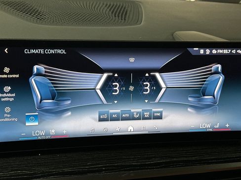 New 2026 BMW X5 xDrive50e w/ M Sport Package image 24