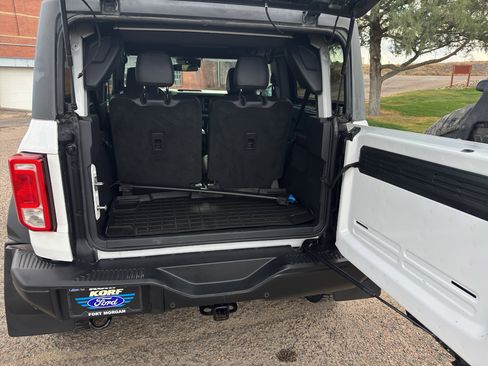 Used 2023 Ford Bronco Black Diamond w/ Sasquatch Package image 13