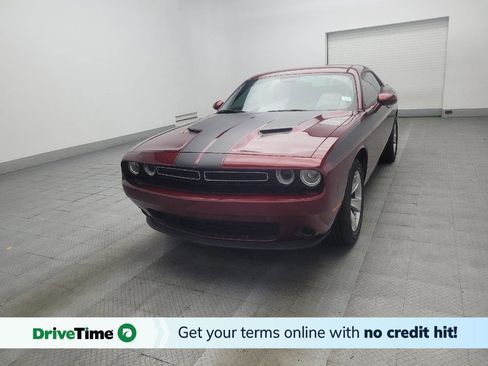 Used 2020 Dodge Challenger SXT RWD image 1