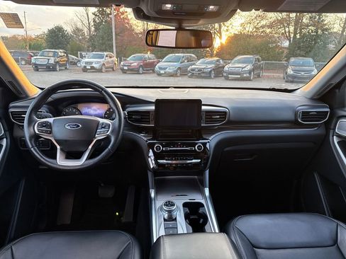 Used 2023 Ford Explorer Limited w/ Equipment Group 301A image 13