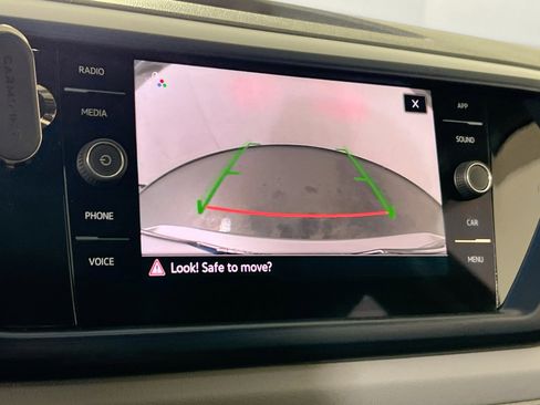 Used 2023 Volkswagen Taos SE image 13