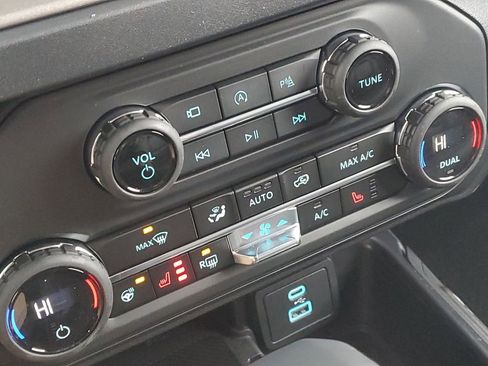 New 2025 Ford Bronco Outer Banks image 17