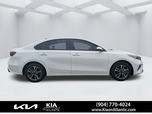 Used 2024 Kia Forte LXS w/ LXS Technology Package FWD image 2