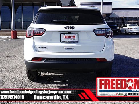 New 2026 Jeep Compass Latitude image 4