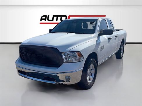 Used 2022 RAM 1500 Classic SLT image 3