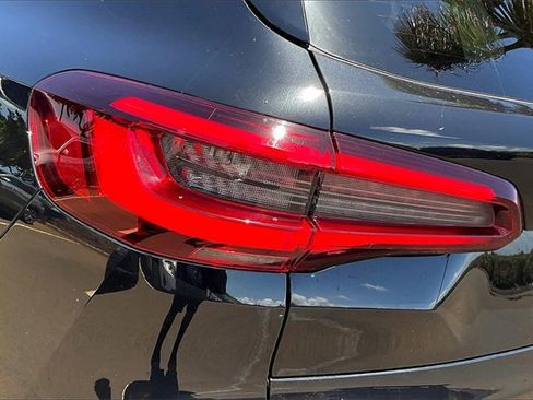 Certified 2021 BMW X5 xDrive40i w/ M Sport Package image 28