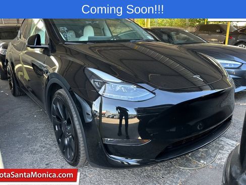 Used 2023 Tesla Model Y Long Range AWD/4WD image 1