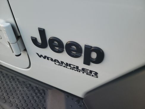 Used 2020 Jeep Wrangler Unlimited Sport AWD/4WD image 11
