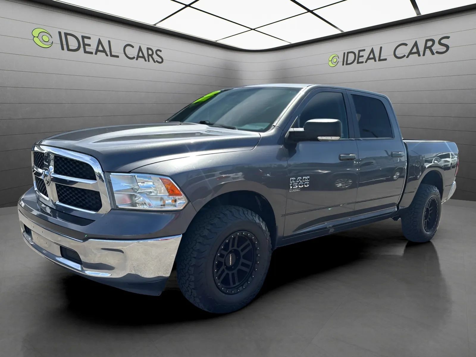 Used 2019 RAM 1500 Classic SLT w/ Luxury Group AWD/4WD image 1
