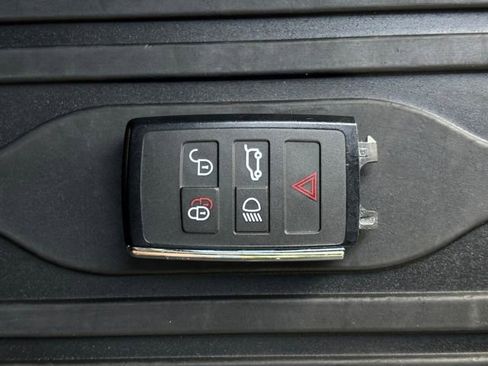 Used 2021 Land Rover Range Rover Evoque S image 25