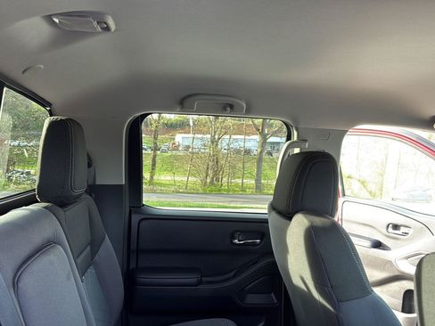Used 2025 Nissan Frontier SV AWD/4WD image 33