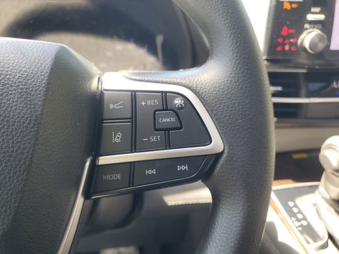 Used 2021 Toyota Sienna LE w/ LE Plus Package FWD image 23