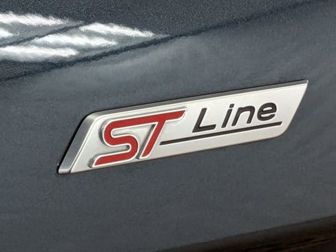 Certified 2023 Ford Edge ST-Line image 9