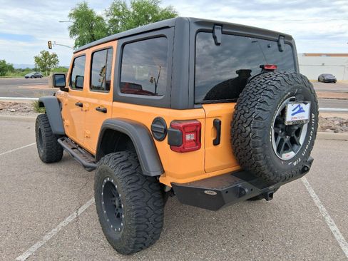 Used 2021 Jeep Wrangler Unlimited Rubicon AWD/4WD image 3