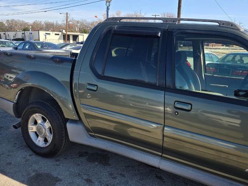 Used 2002 Ford Explorer Sport Trac 4x4 image 6