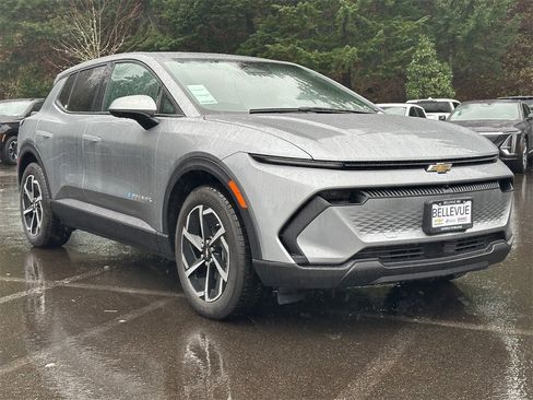 New 2026 Chevrolet Equinox EV LT image 7