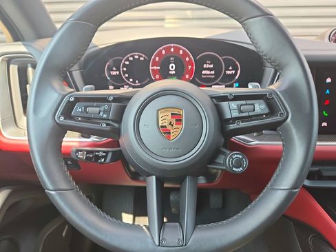 Certified 2025 Porsche Cayenne E-Hybrid AWD/4WD image 9