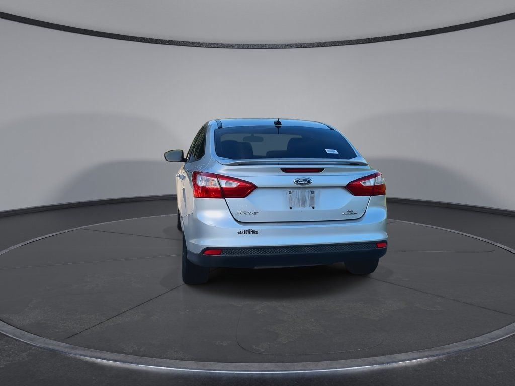 Used 2013 Ford Focus SE FWD image 7