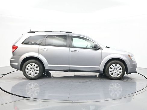 Used 2018 Dodge Journey SE image 4