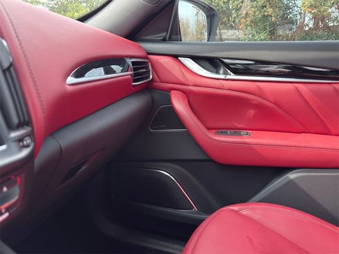 Used 2023 Maserati Levante Modena image 22