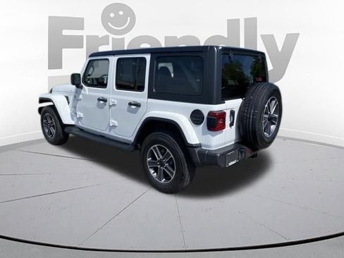 Used 2023 Jeep Wrangler Unlimited Sahara w/ LED Lighting Group AWD/4WD image 3