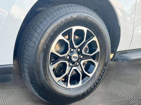 Used 2024 Ford Expedition Max XLT image 32