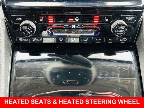 Used 2023 Jeep Grand Cherokee L Limited w/ Black Appearance Package image 7