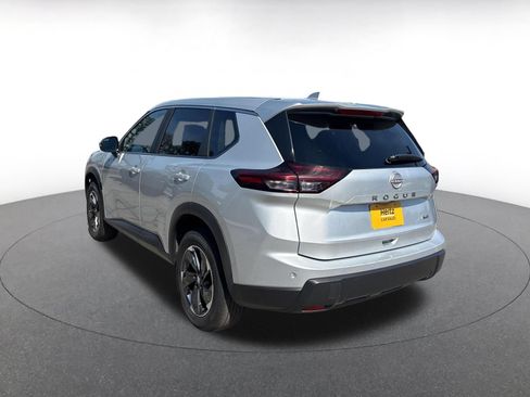Used 2025 Nissan Rogue SV AWD/4WD image 12