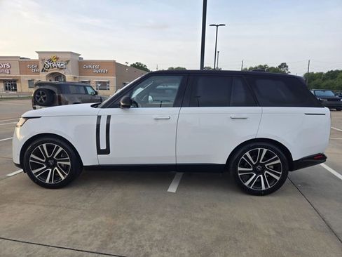 Certified 2023 Land Rover Range Rover SE image 9