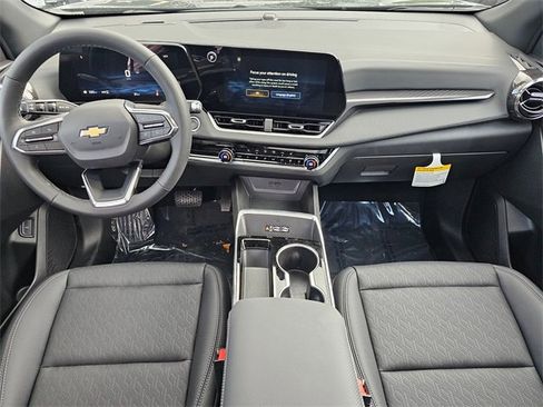 New 2025 Chevrolet Equinox LT w/ Convenience Package II image 16