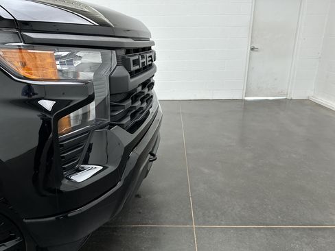 Used 2022 Chevrolet Silverado 1500 Custom w/ LPO, Dark Essentials Package AWD/4WD image 2