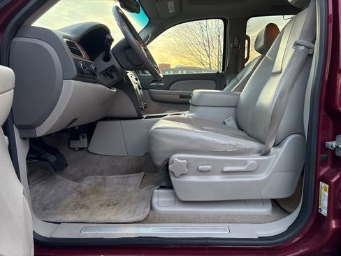 Used 2008 Chevrolet Suburban LT w/ LT Preferred Equipment Group image 20