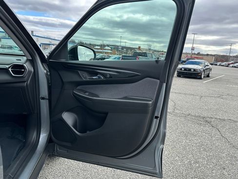 Used 2025 Chevrolet TrailBlazer LT image 16