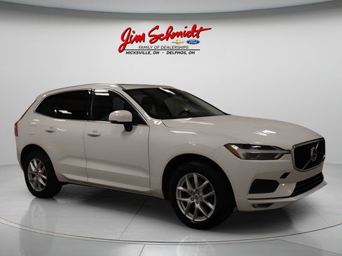 Used 2021 Volvo XC60 T5 Momentum AWD/4WD image 2