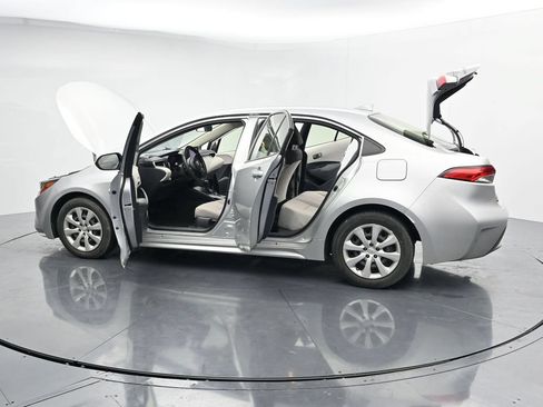 Used 2022 Toyota Corolla LE FWD image 28