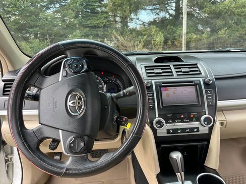 Used 2013 Toyota Camry LE image 7