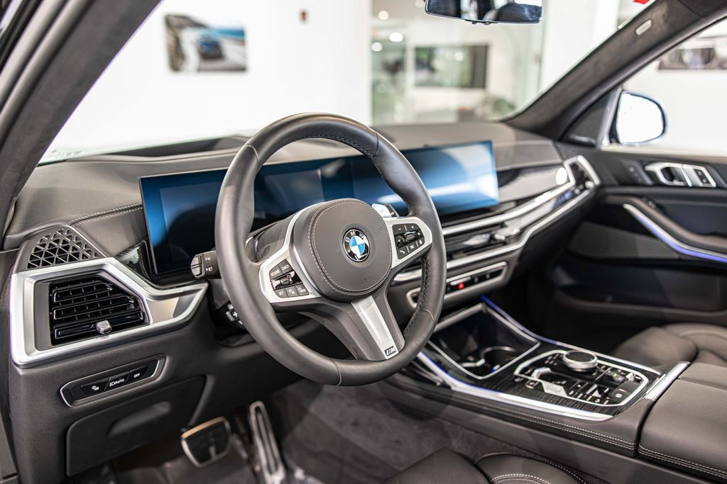 Used 2026 BMW X7 xDrive40i w/ M Sport Package AWD/4WD image 22