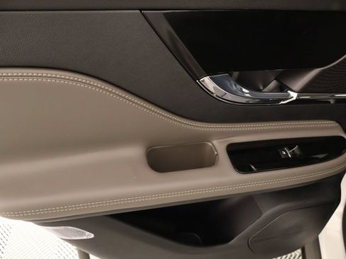 New 2026 Lincoln Corsair Premiere FWD image 17