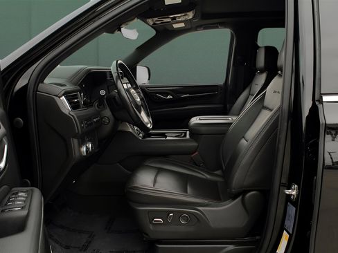 Used 2021 GMC Yukon XL Denali w/ Advanced Technology Package image 13