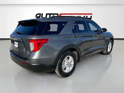 Used 2023 Ford Explorer XLT w/ Equipment Group 202A image 7