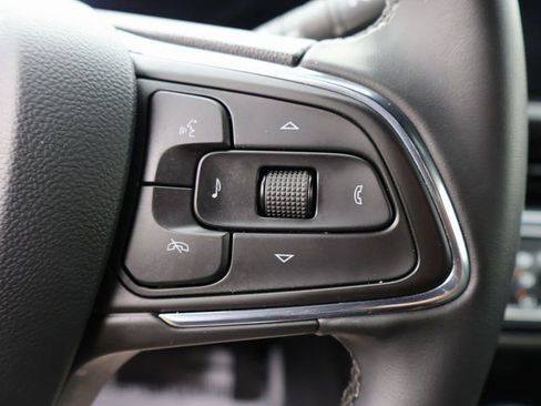 Certified 2025 Buick Envista Sport Touring FWD image 30