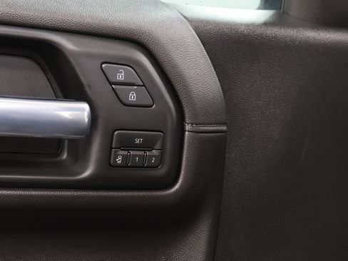 Used 2019 Chevrolet Silverado 1500 High Country image 25