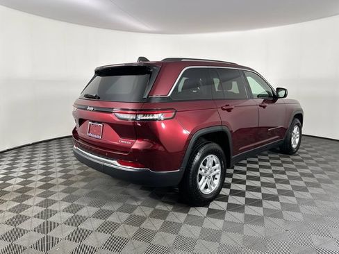 Certified 2023 Jeep Grand Cherokee Laredo AWD/4WD image 24