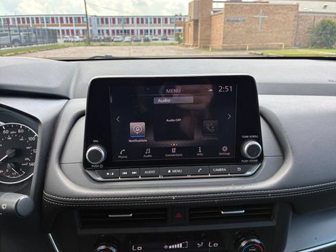 Used 2026 Nissan Rogue SV AWD/4WD image 16