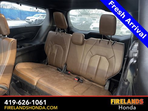 Used 2020 Chrysler Pacifica Limited w/ Tire & Wheel Group image 29