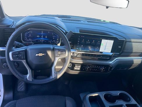 Used 2025 Chevrolet Silverado 1500 LT RWD image 23